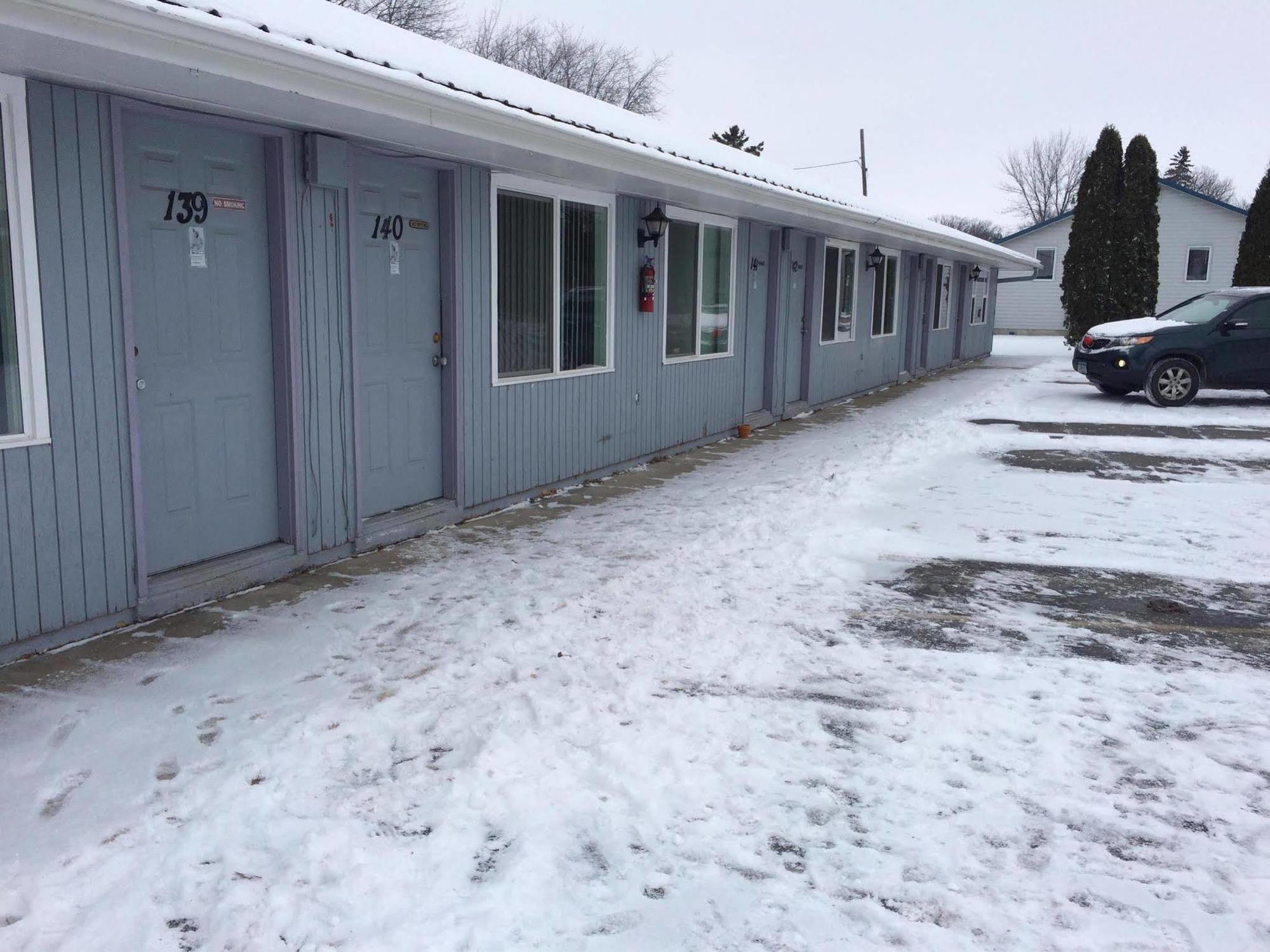 Custom Stay Thief River Falls Exterior photo